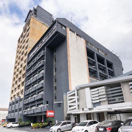 Oyo 115 Northridge Mansions Hotel Quezon City Exterior foto