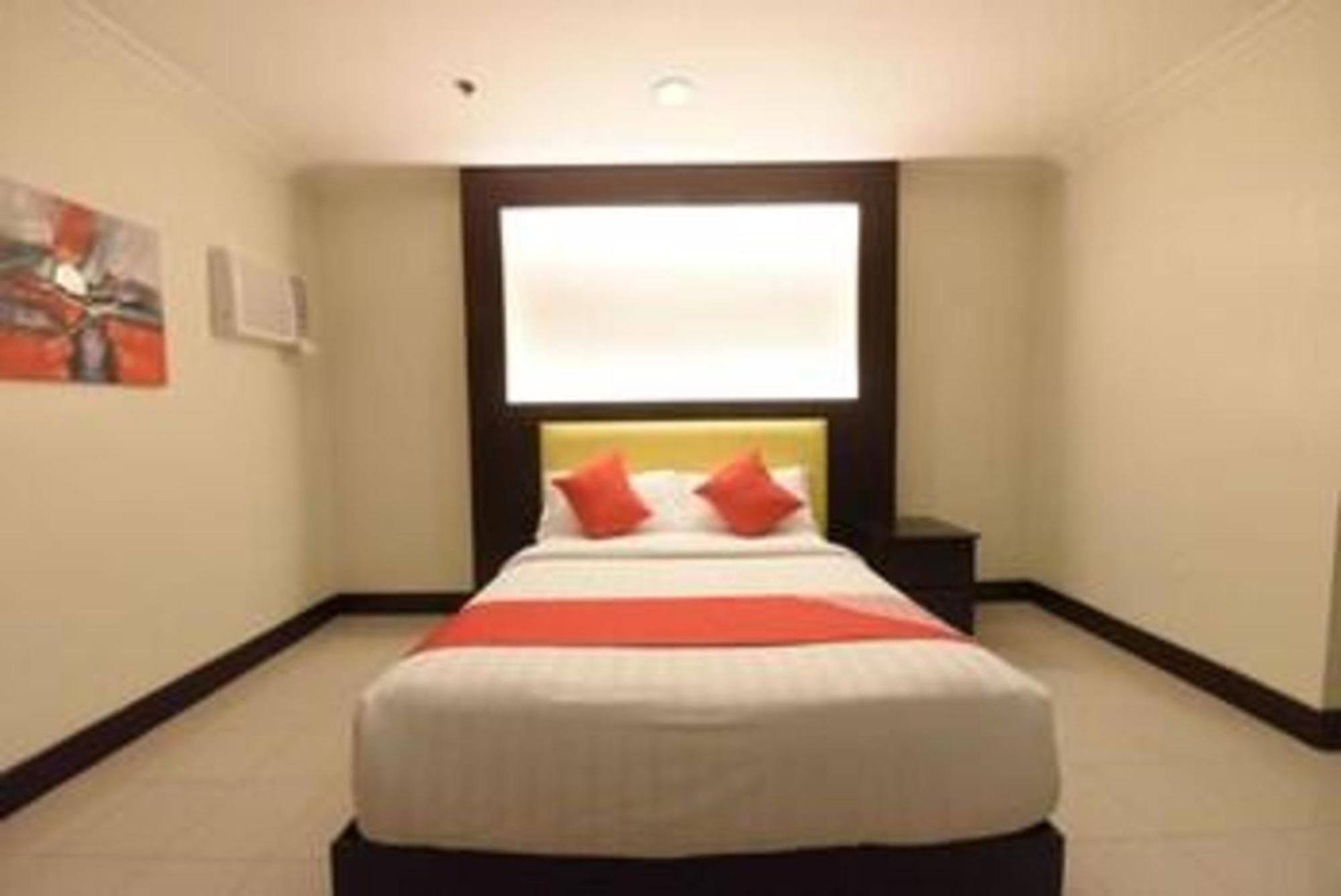 Oyo 115 Northridge Mansions Hotel Quezon City Exterior foto