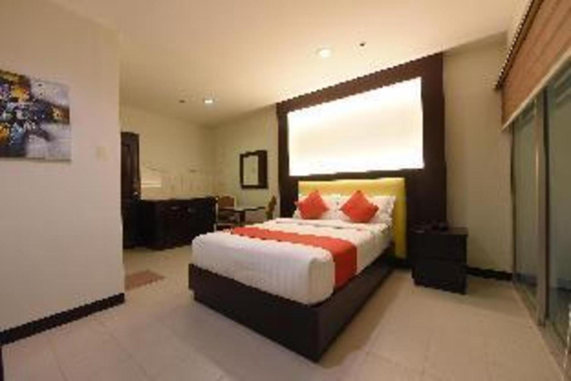 Oyo 115 Northridge Mansions Hotel Quezon City Exterior foto