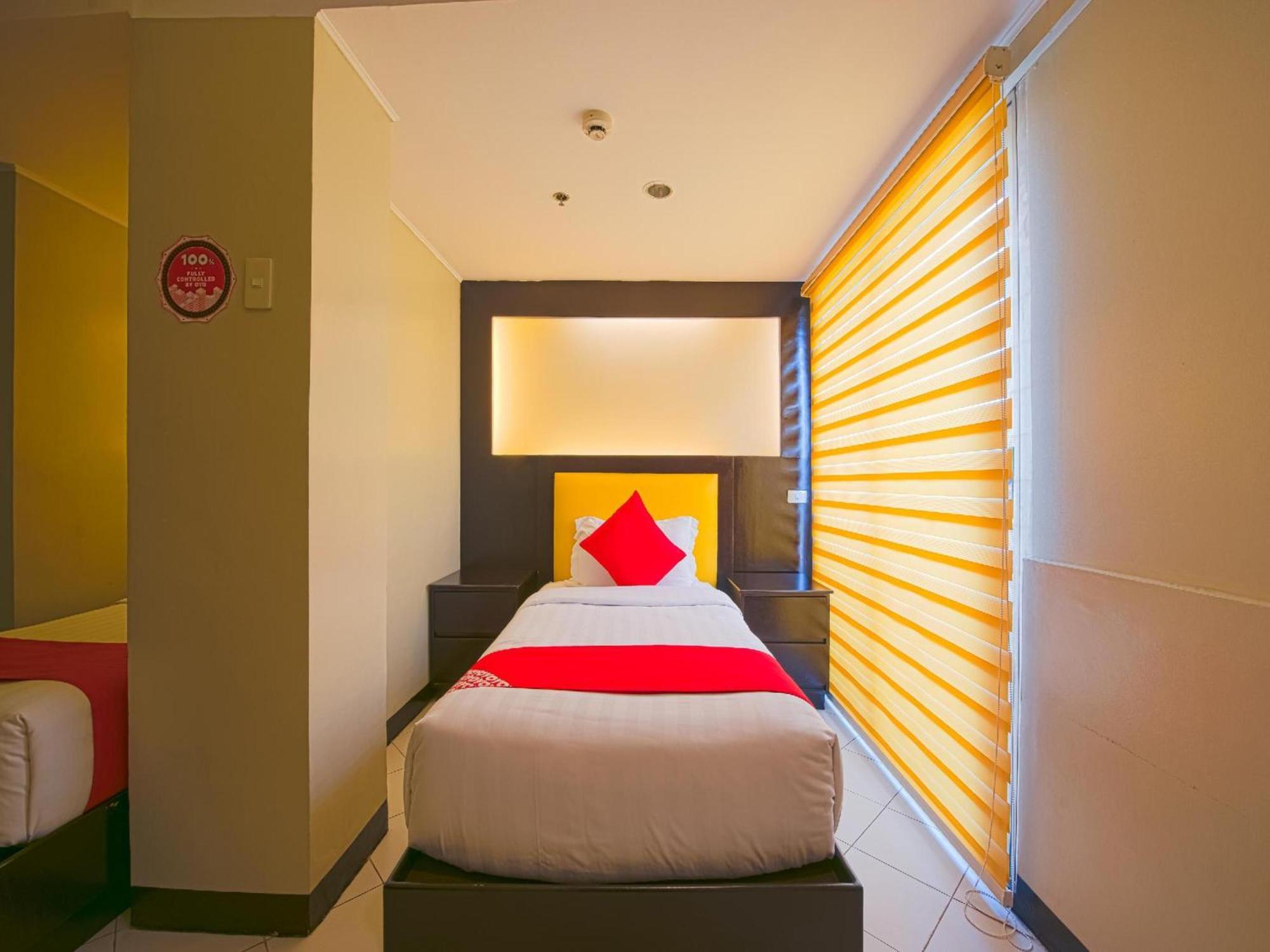 Oyo 115 Northridge Mansions Hotel Quezon City Exterior foto