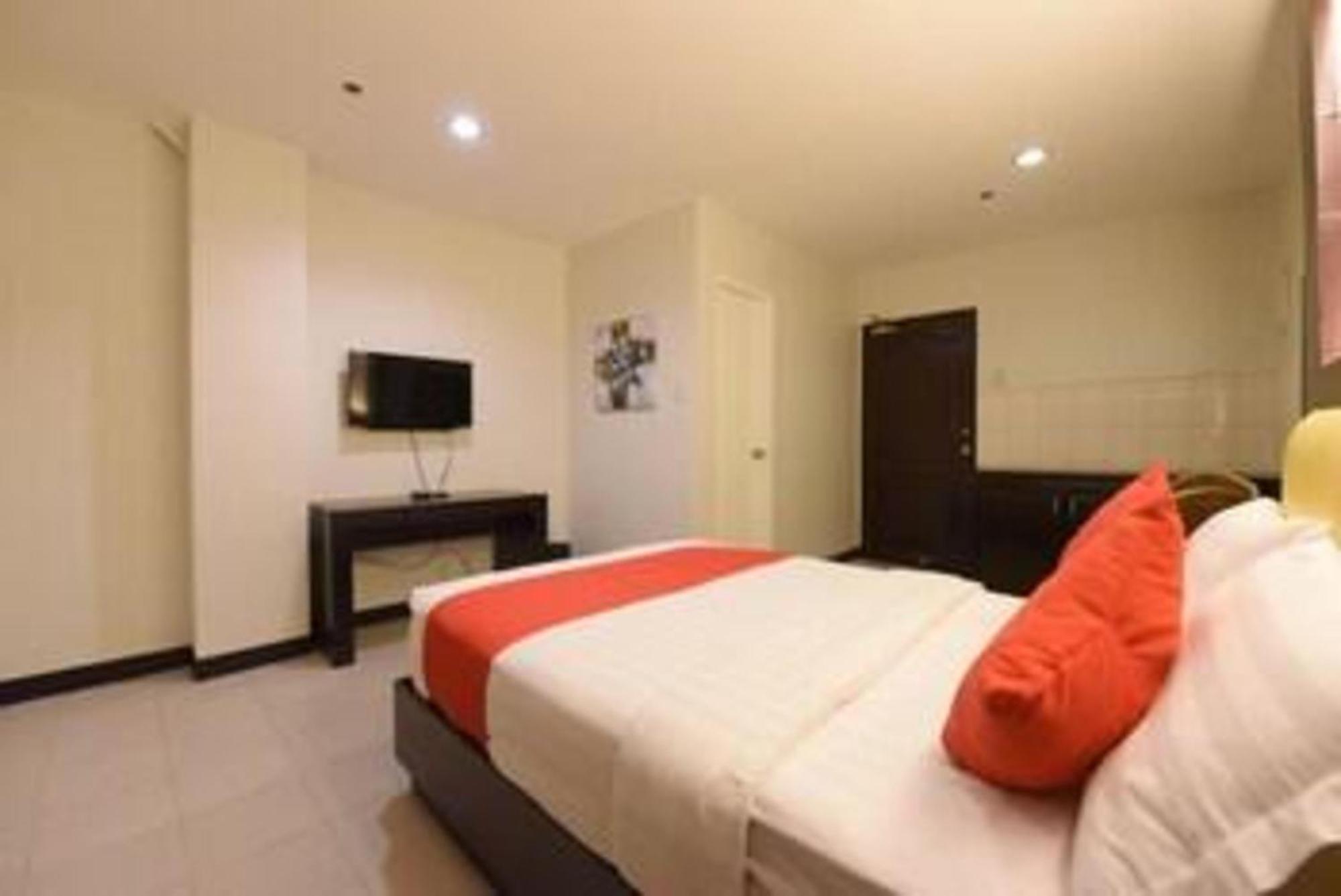 Oyo 115 Northridge Mansions Hotel Quezon City Exterior foto
